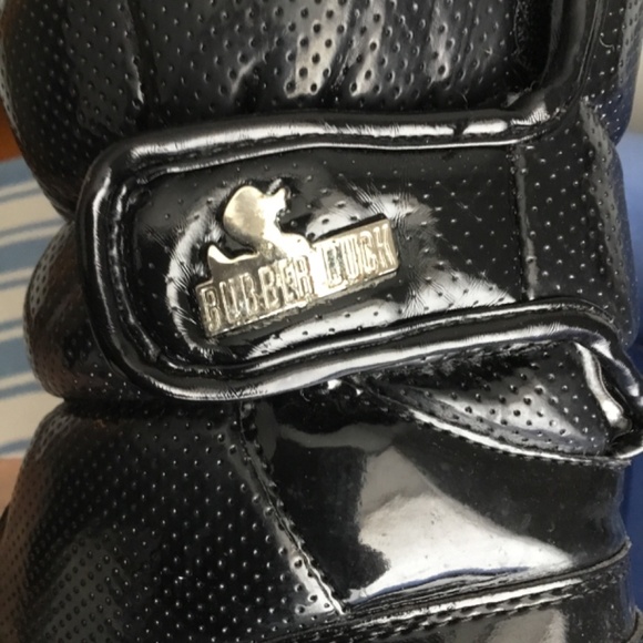 BLACK PATENT SNOW BOOTS🖤 - Picture 5 of 6